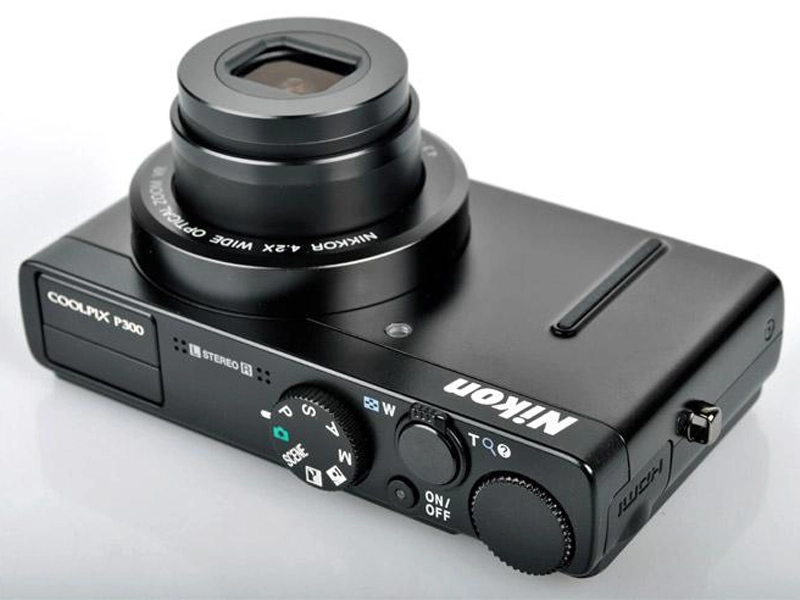 Nikon Coolpix P300 Revisited: A Retro Compact Camera Today
