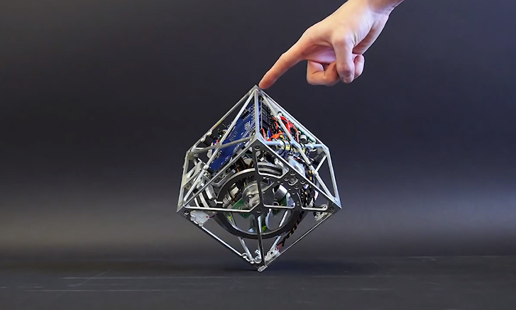 Cubli a mettalic cube robot