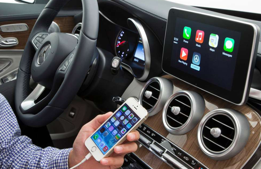 Entertainment and Infotainment with CarPlay