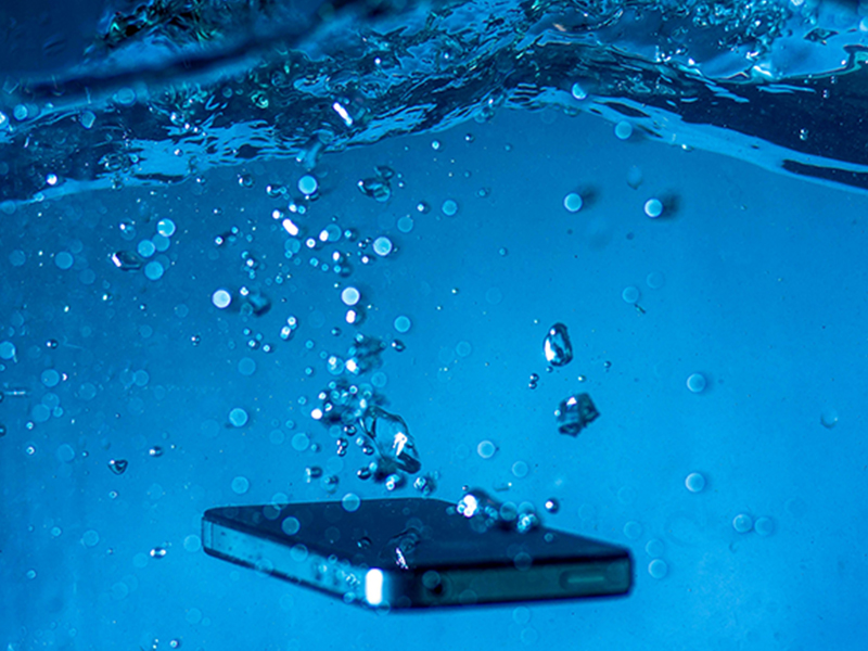 How to save your data from your wet Smartphone safely?