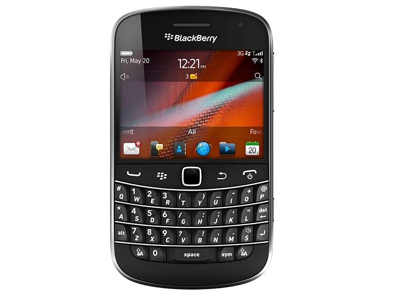 BlackBerry vs iPhone: How the Mobile Revolution Redefined Tech Strategy