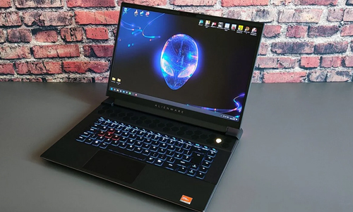 Alienware-m17-R5-laptop