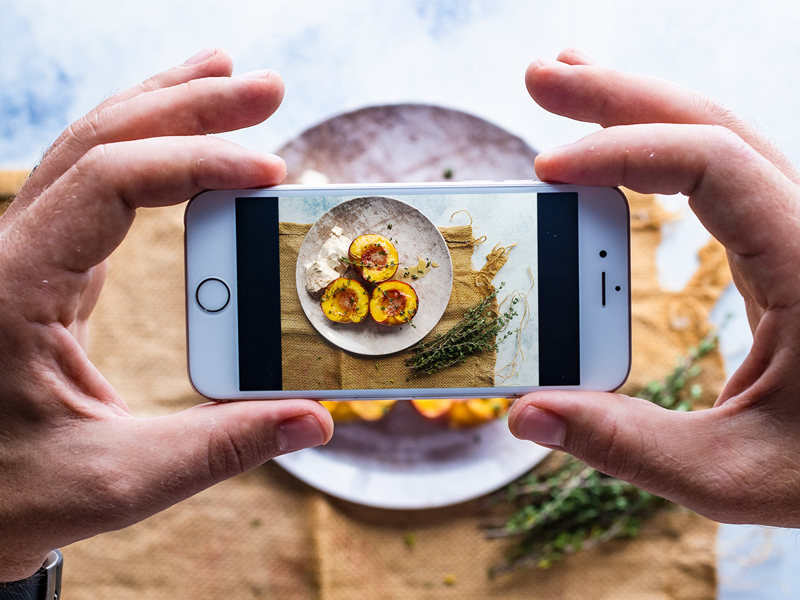 Are Smartphones Viable for Food Photography?