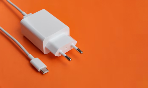 Universal-Travel-Adapter
